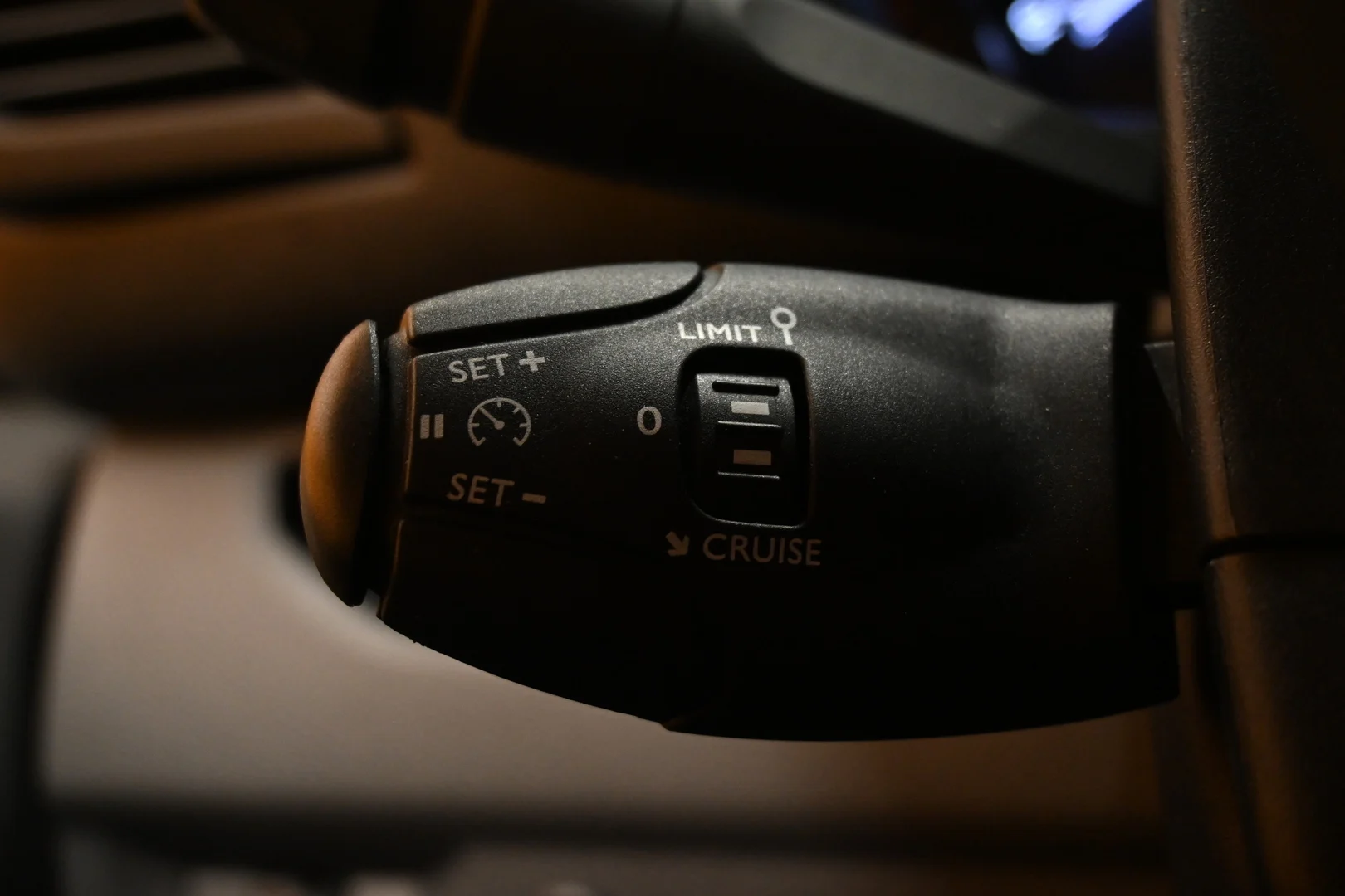 Car Image - 54n1CMzTYO4I27EGh4IoEI
