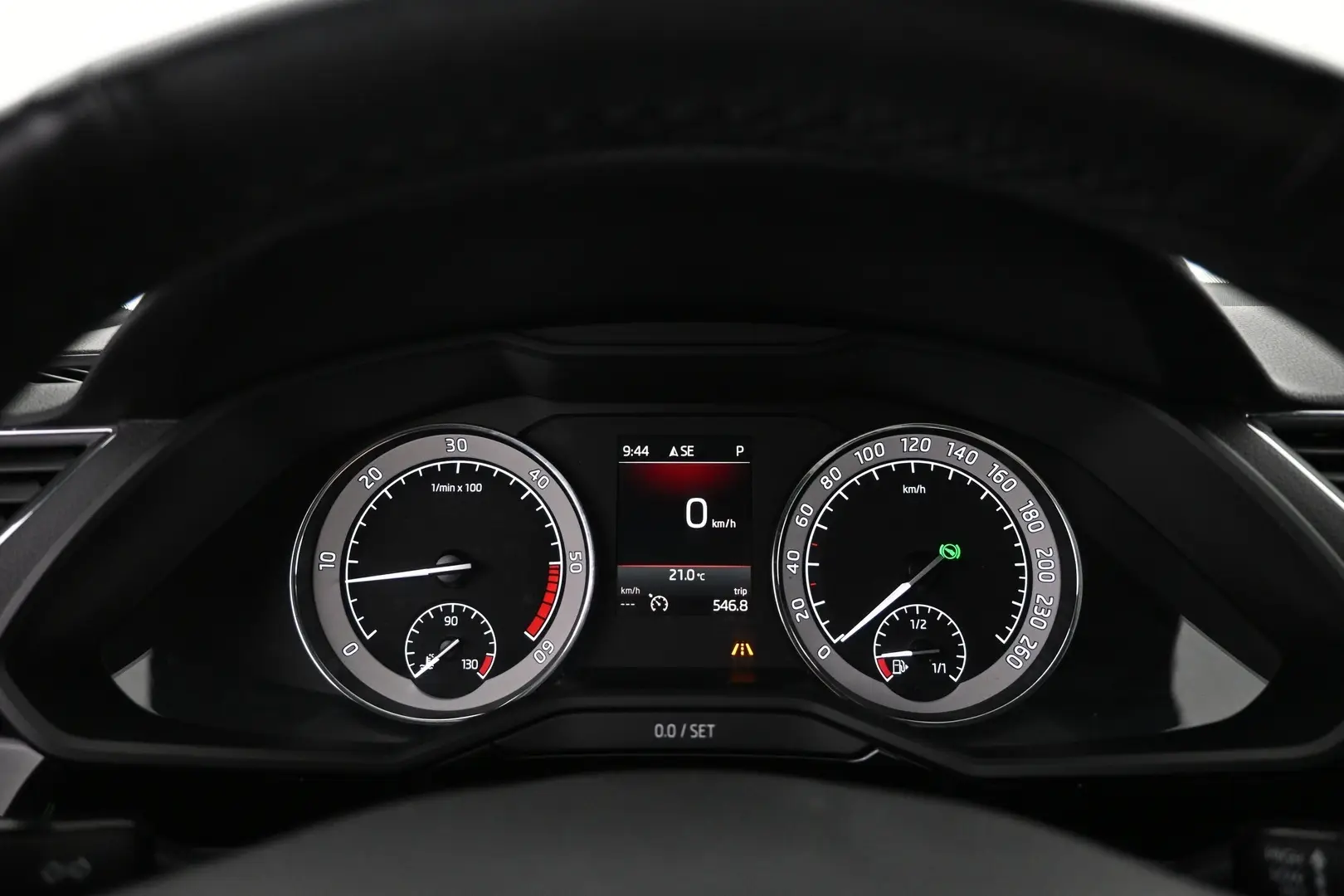 Car Image - 5yZc8kJmrYRZef4GN1EH9e