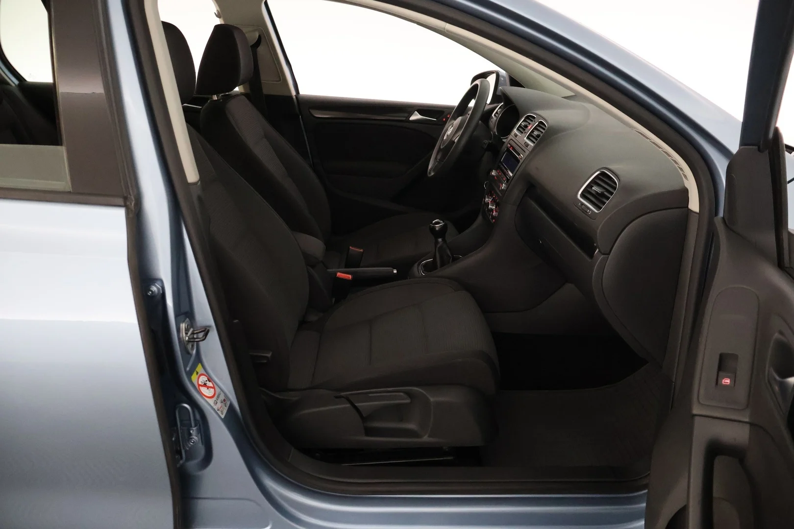 Car Image - 1xT4NYWlOSPLvOQvOzMCxe