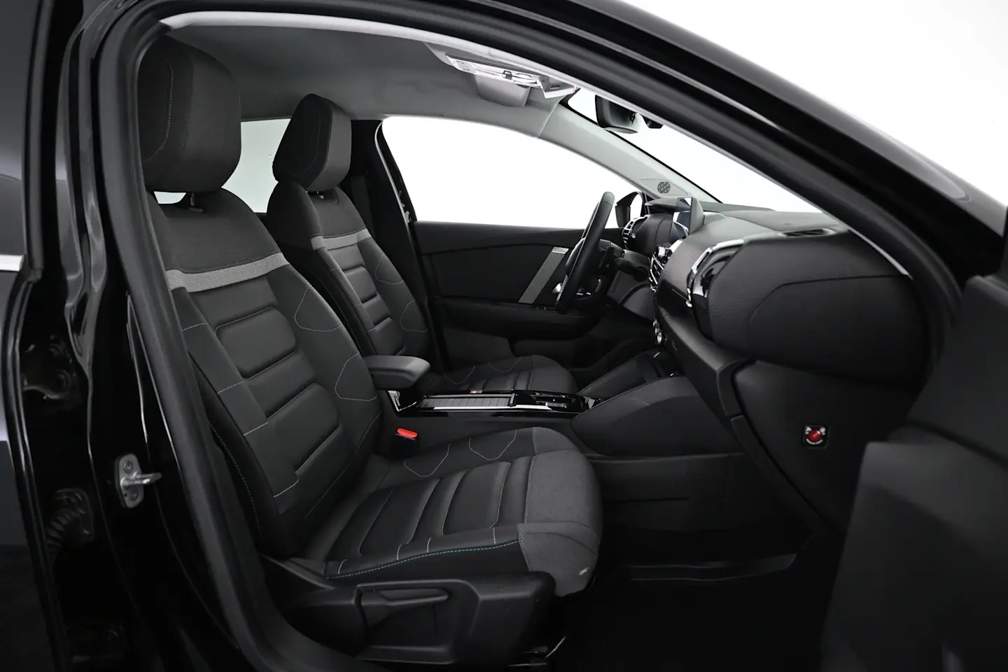 Car Image - F8gdf1eQfRfZ3XwGLguMB