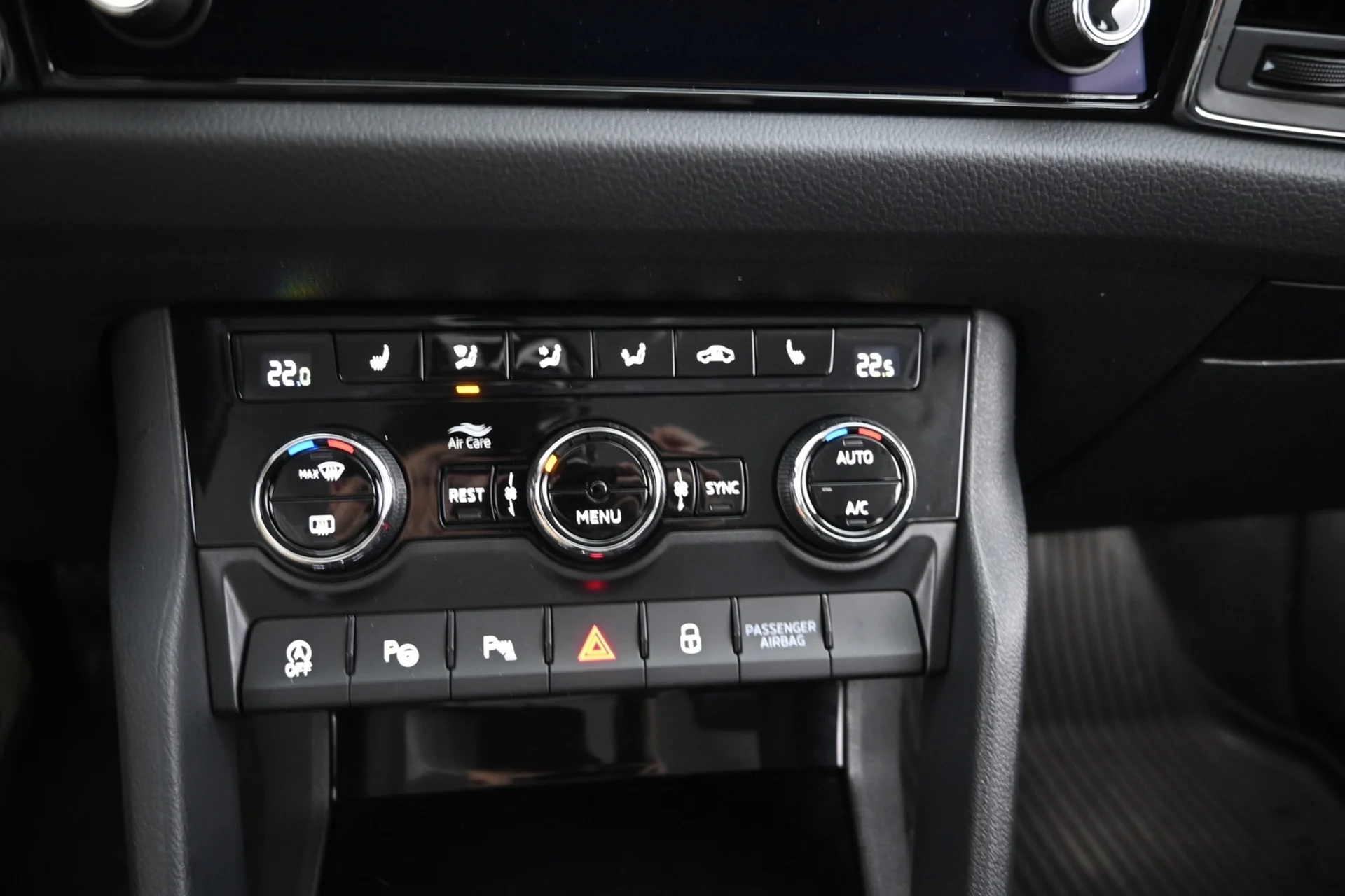 Car Image - 3SoY7u4VcKUvuY8ORQyNC6