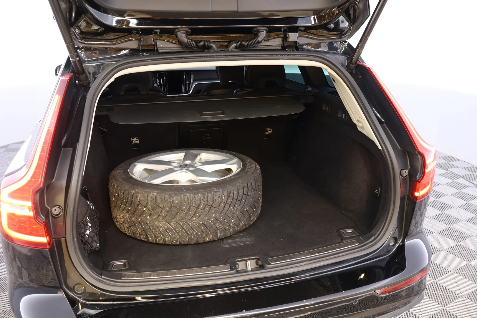 Car Image - svuKXvD721TefXCdGrN9N