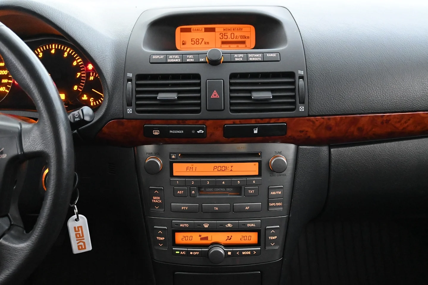 Car Image - 4uJzEmBPRLifdO9qNO5eUN