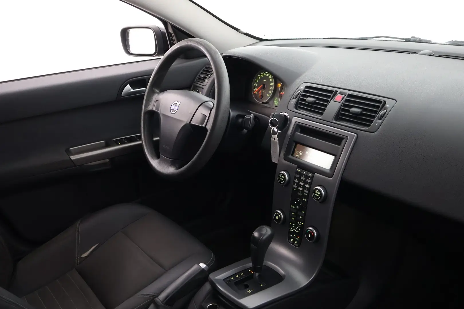 Car Image - 34TFOgFs2TC6hIVBIMAfKj