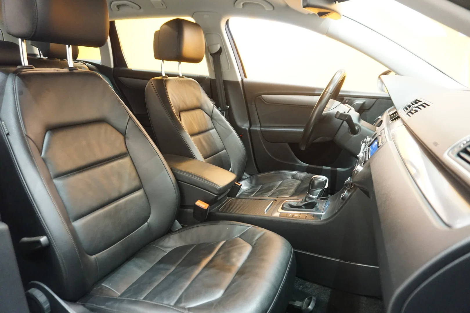 Car Image - 3rmQGI0GAeeV1Aw8hMzssR