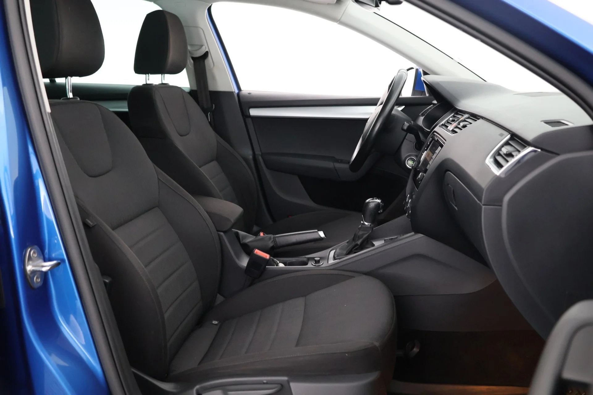 Car Image - 5d3DmBkHpGtMm97IlXWPUr