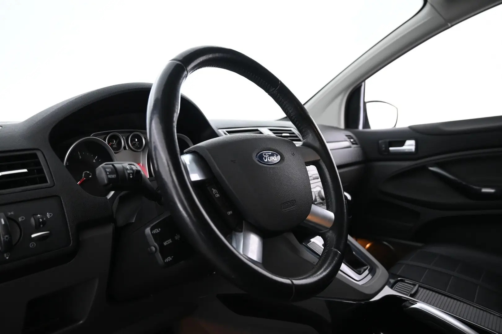 Car Image - 6bcrj3Q2vmbHK5VNgbmicu