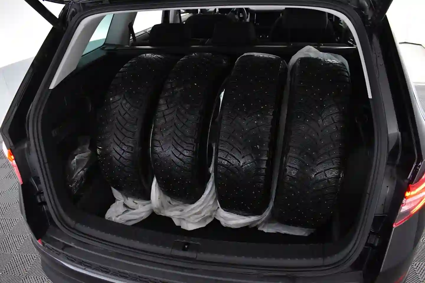 Car Image - 1KHr4Ns82uBRHv54eYKElQ