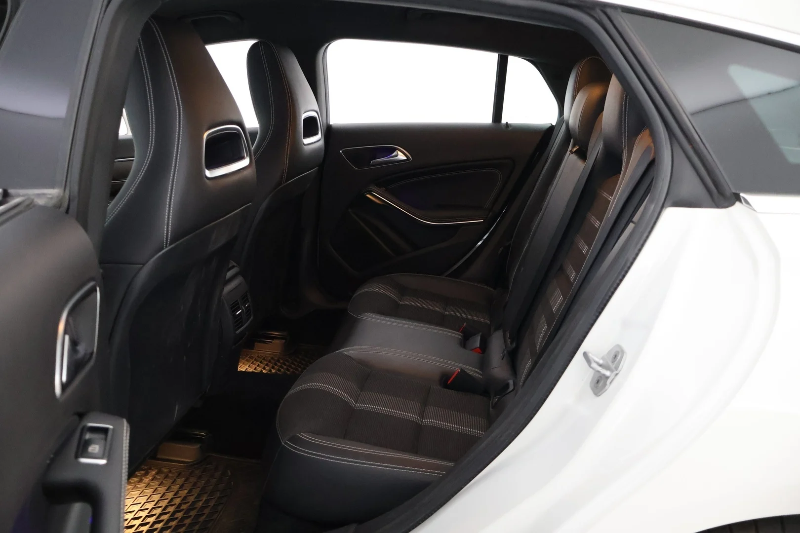 Car Image - 28N3zLliOwgYP3pCC6ozAP