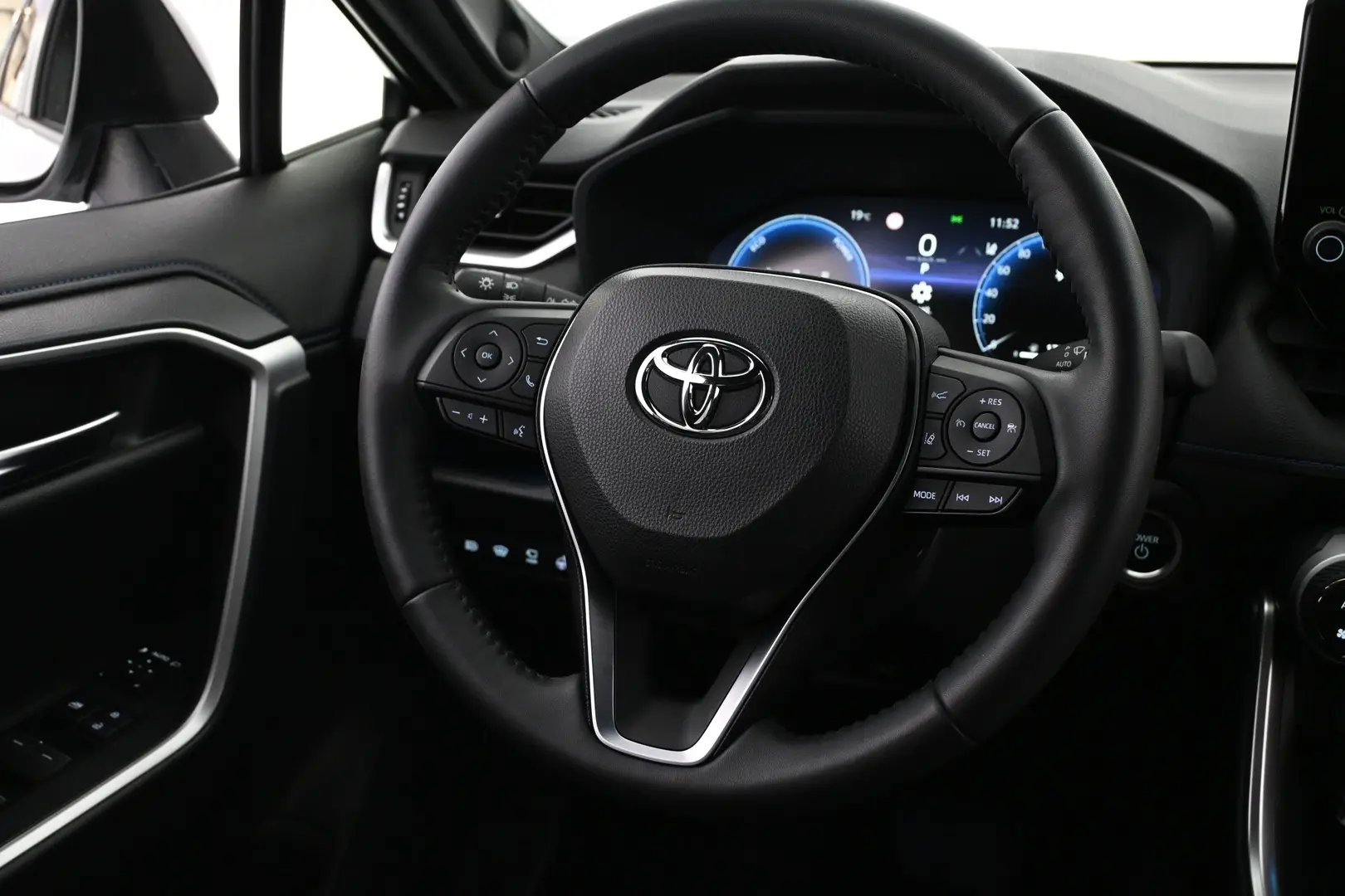 Car Image - 5X4qESHtDXe0hP7oK0jbfq