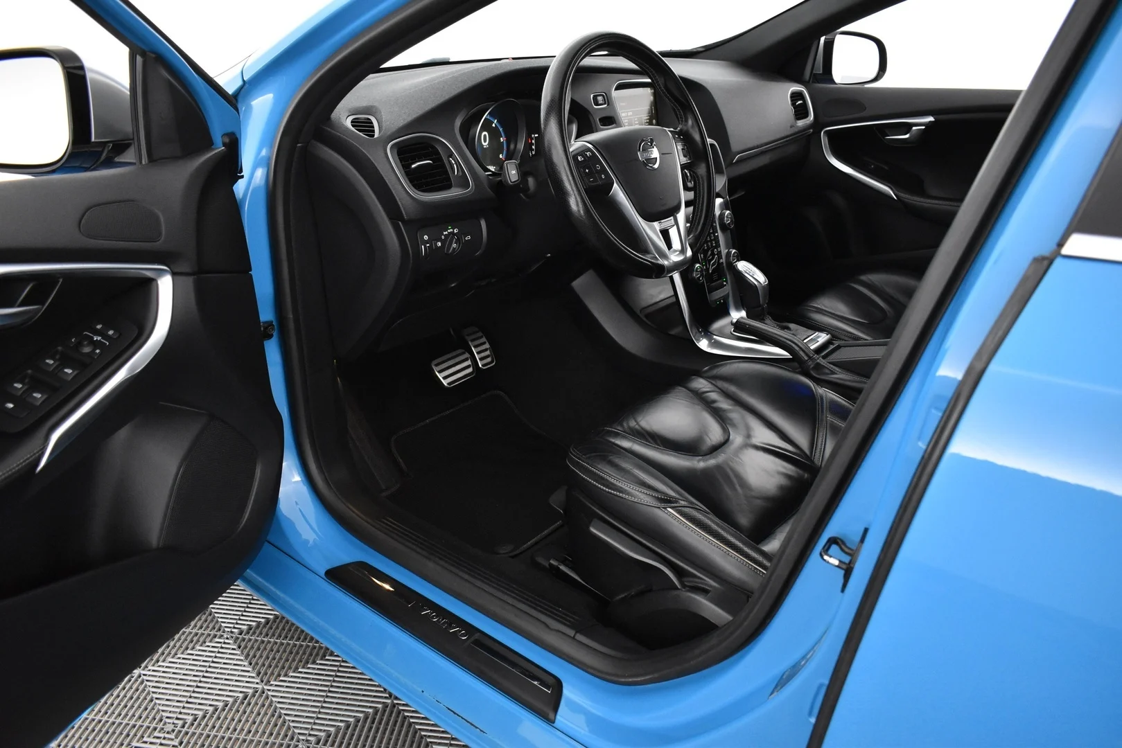 Car Image - 31LzVj7rKD6AEWj1aDaSk3
