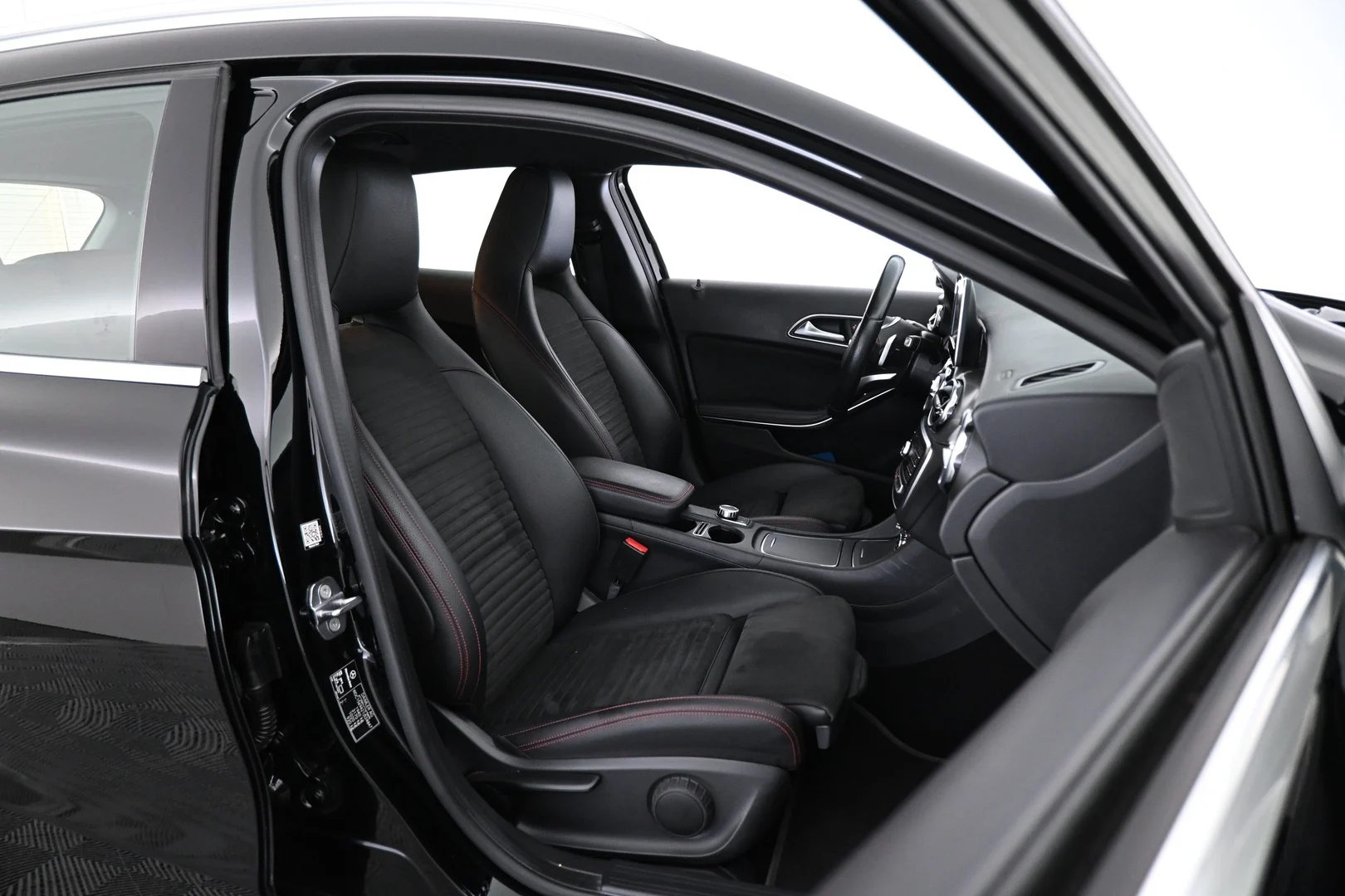 Car Image - 338ewkYhmoKw3i260mDYYz