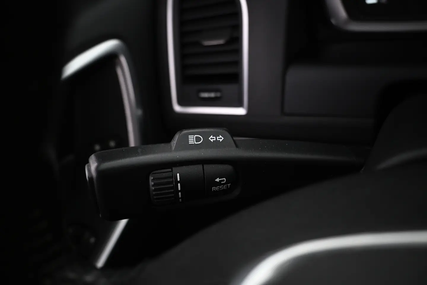 Car Image - 6D8sjKBpyiyjAoScNEot22