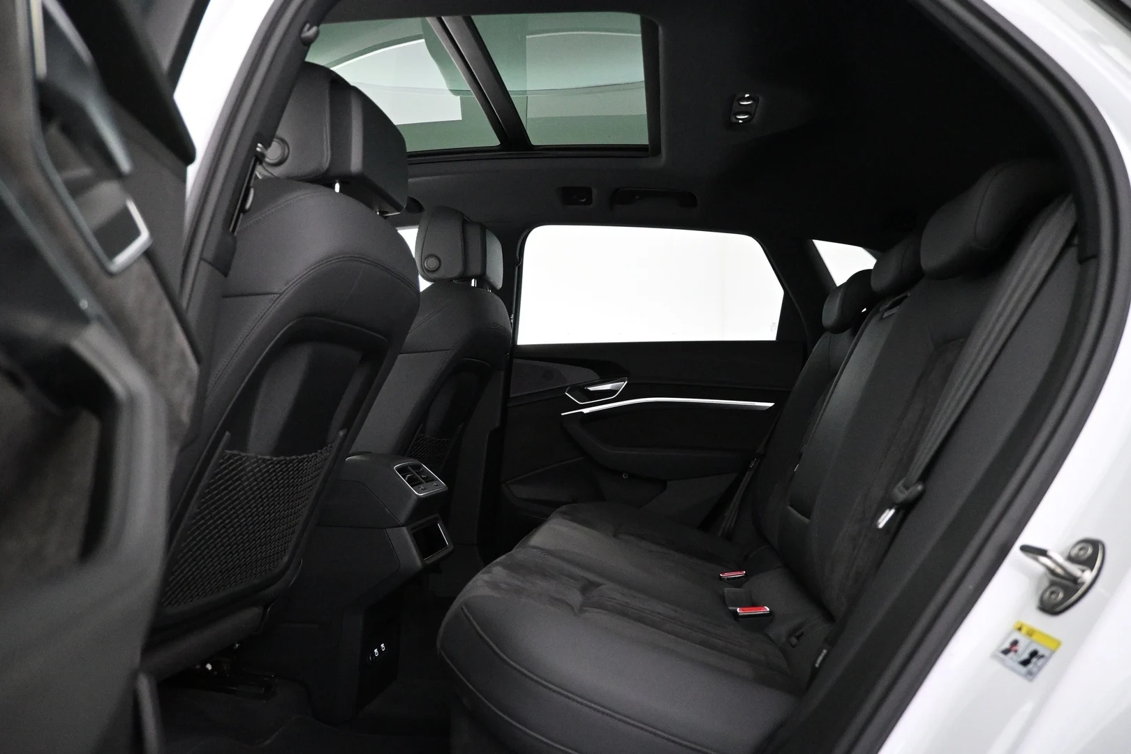 Car Image - 9vJ77rj1379mdkfRizRgw