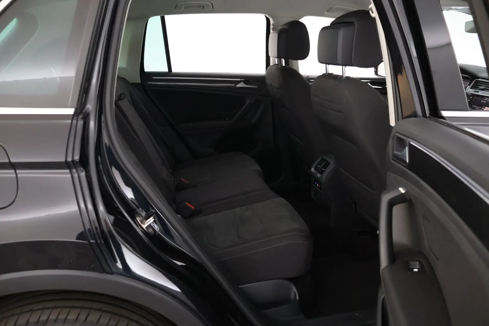 Car Image - 3iuRsQxIUsI2AMWSBKrcfO