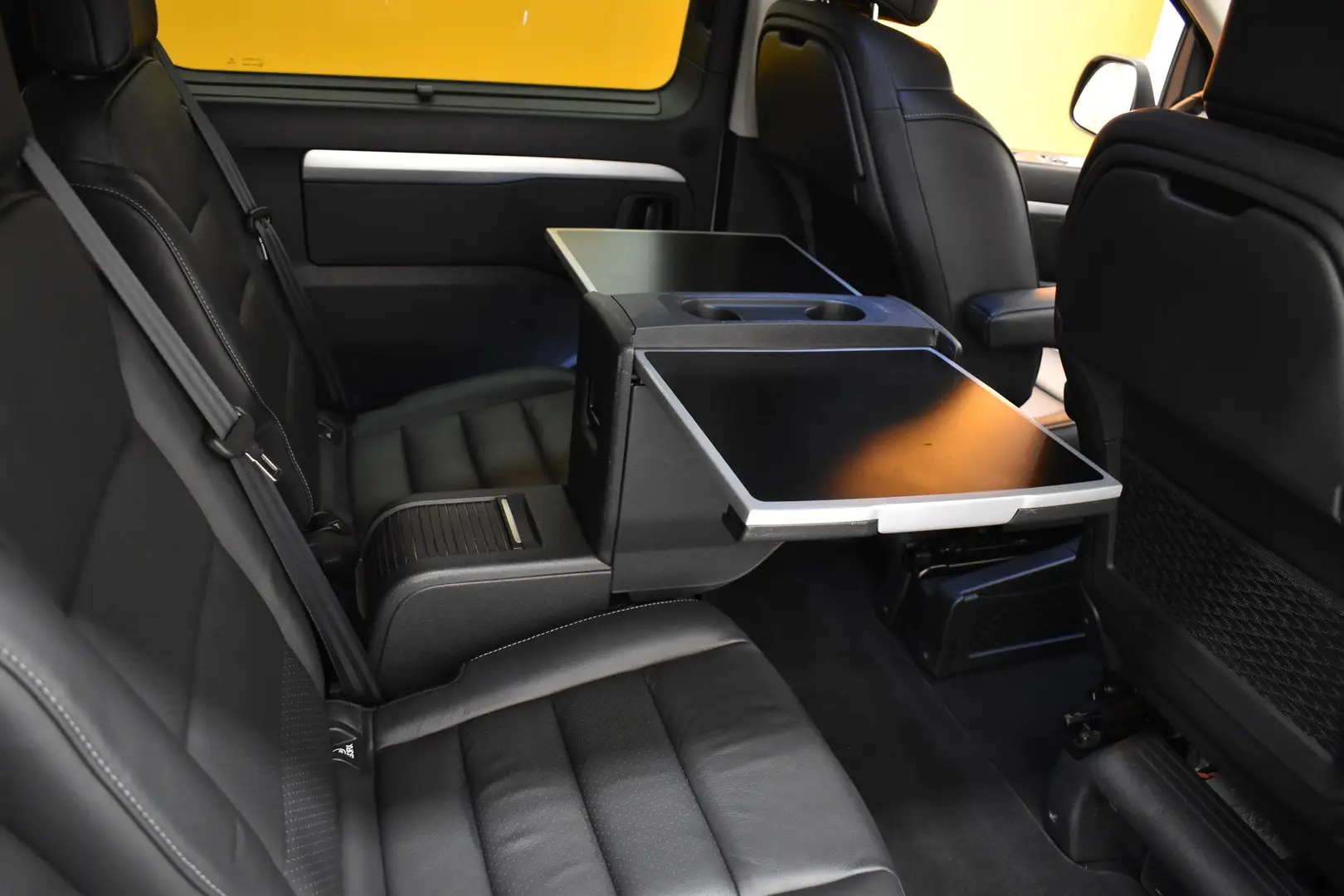 Car Image - 6HnNqyu5J5Dz7bgOiF0ZzJ