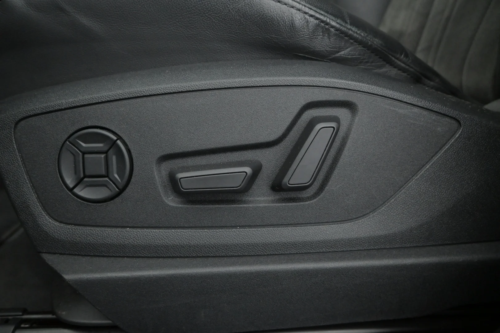 Car Image - 2FsBsh9Mj0VdfPytxPBK6