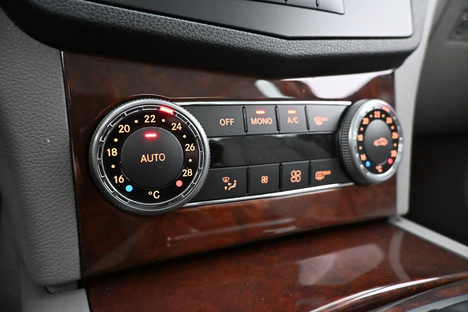 Car Image - 7yVDxbFCisXizKVf1J9UJT