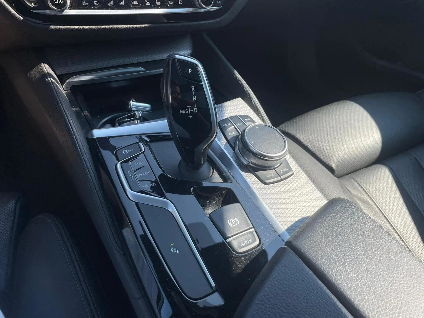 Car Image - an2voZWe11tosbg275H3u