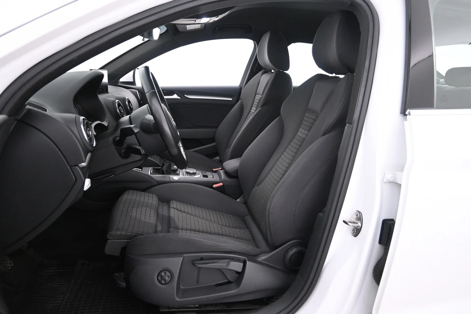 Car Image - VToUAqN6cO4VFTAfTX40Z