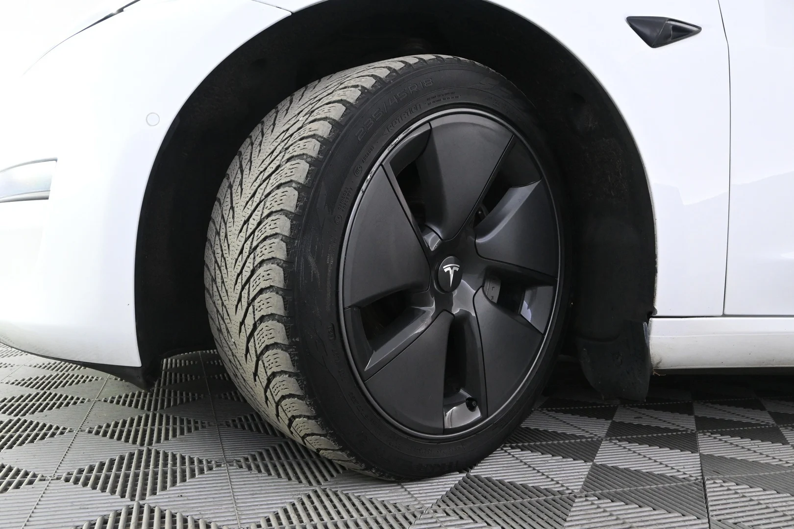 Car Image - 723ZzsOpdb2dCUgMDr81M