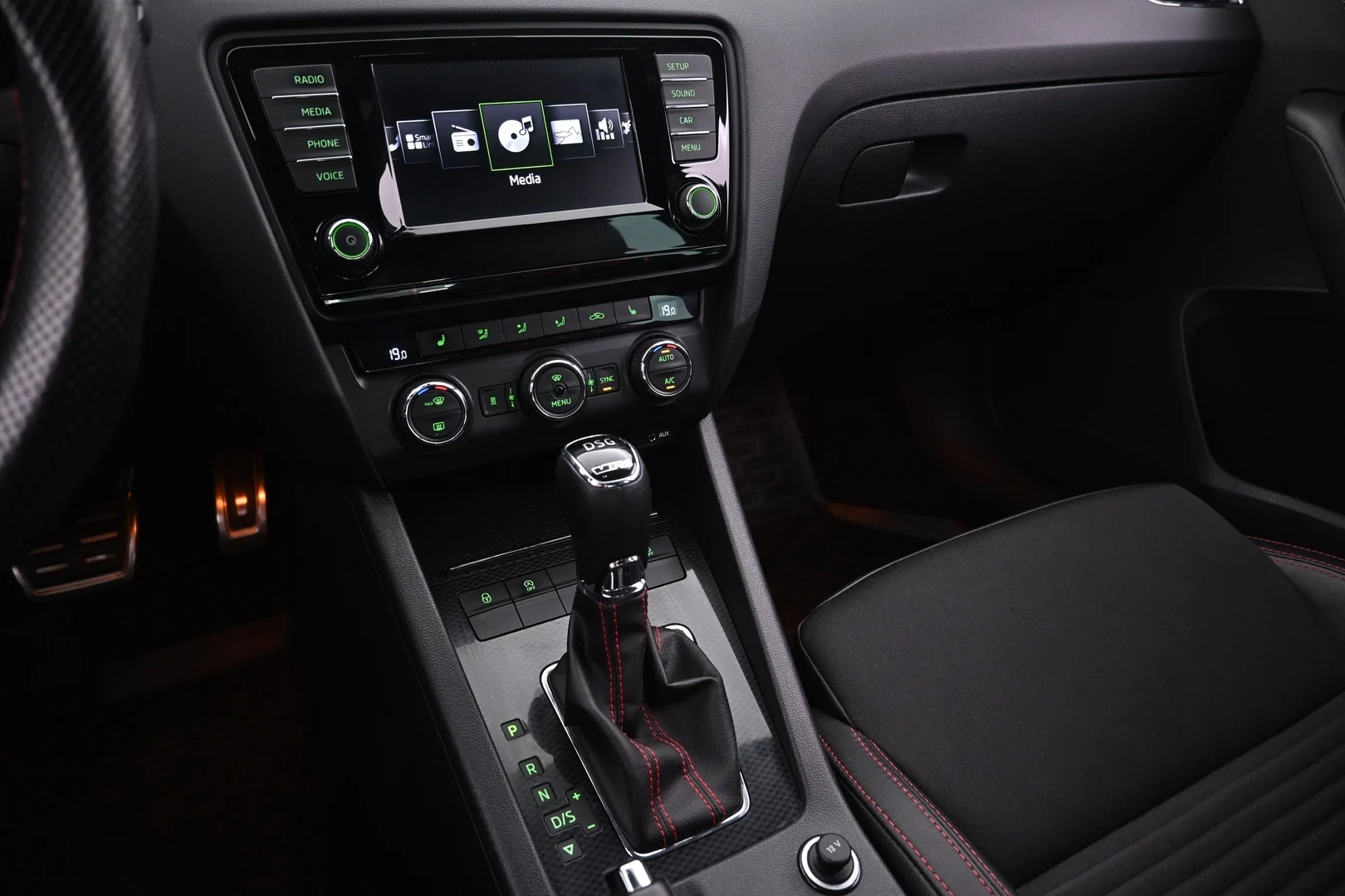 Car Image - 5FqOdjkRpViTDhv3EyY7Av