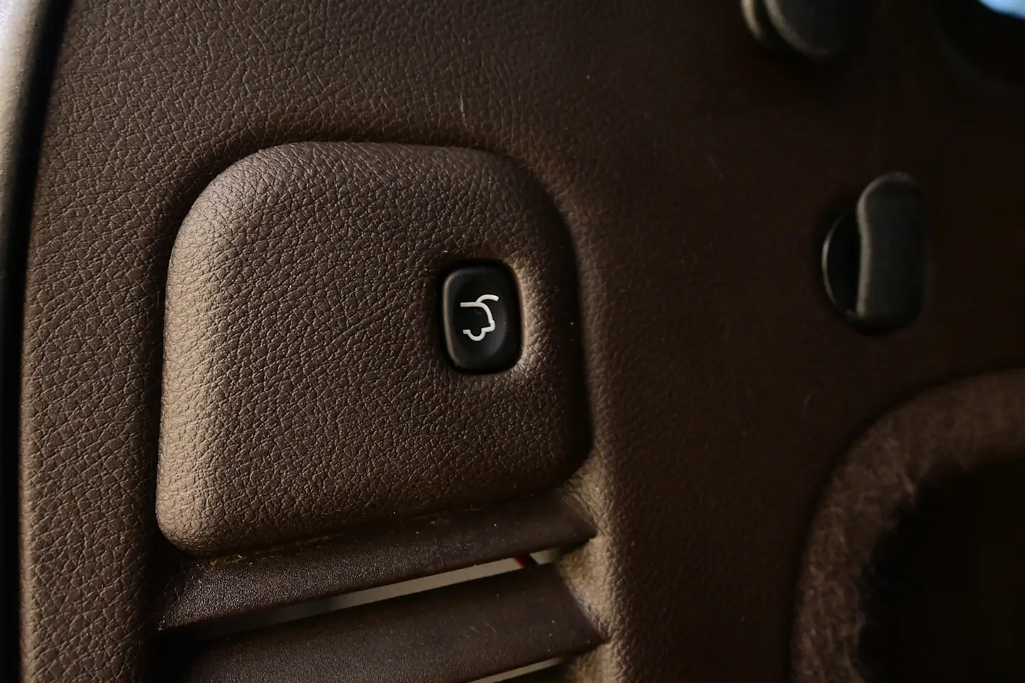 Car Image - 6qkJmFHvseHUFCLZQxjD83