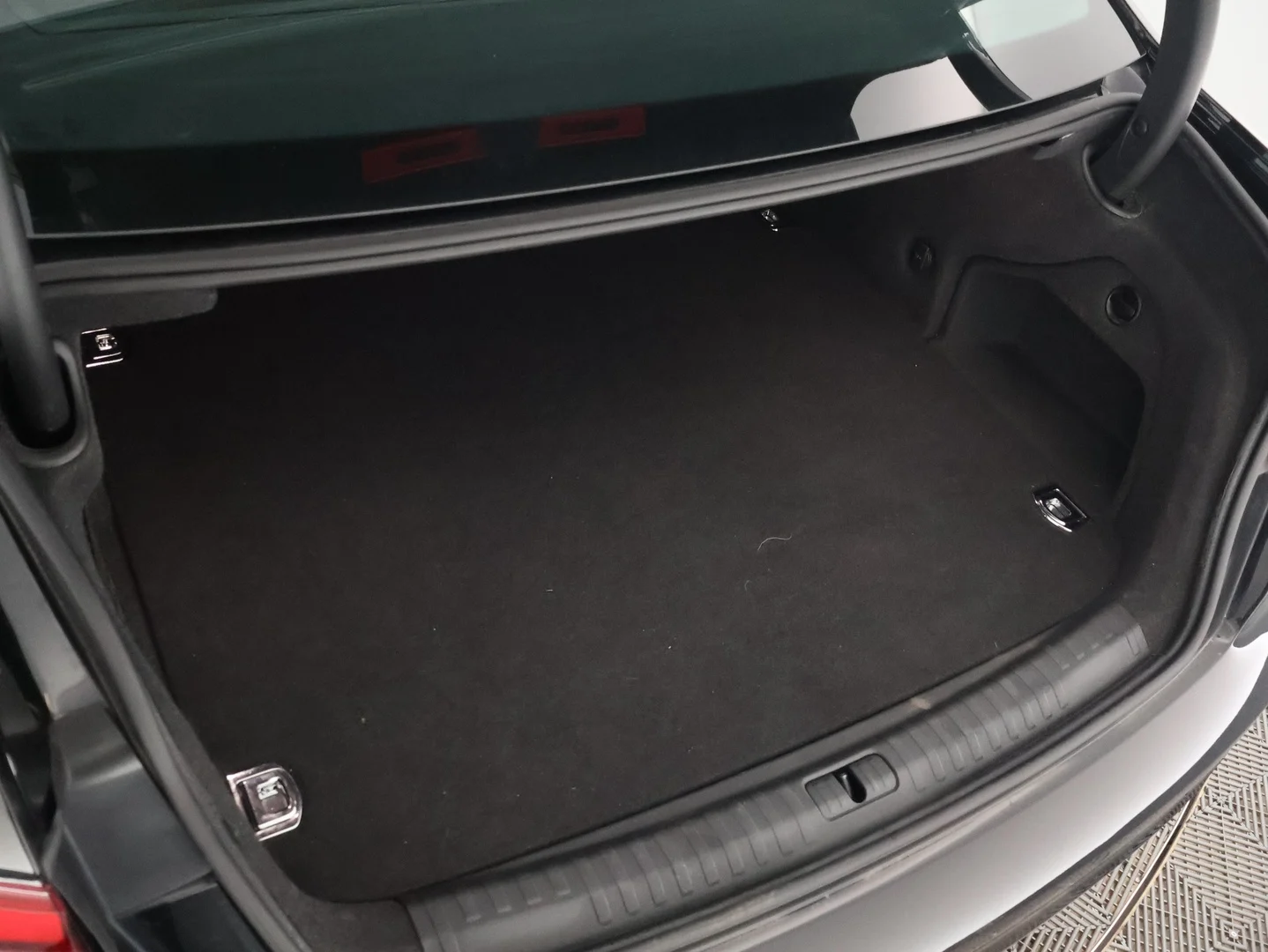 Car Image - 3xzIxFtcVHdUqZOpXLaoxO
