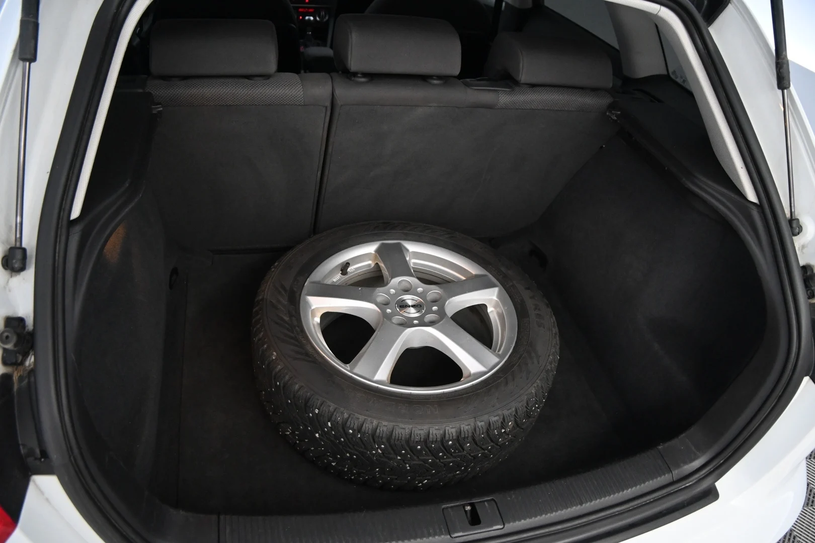 Car Image - 5ZIzuLQPi3T5QCDavSMhWh