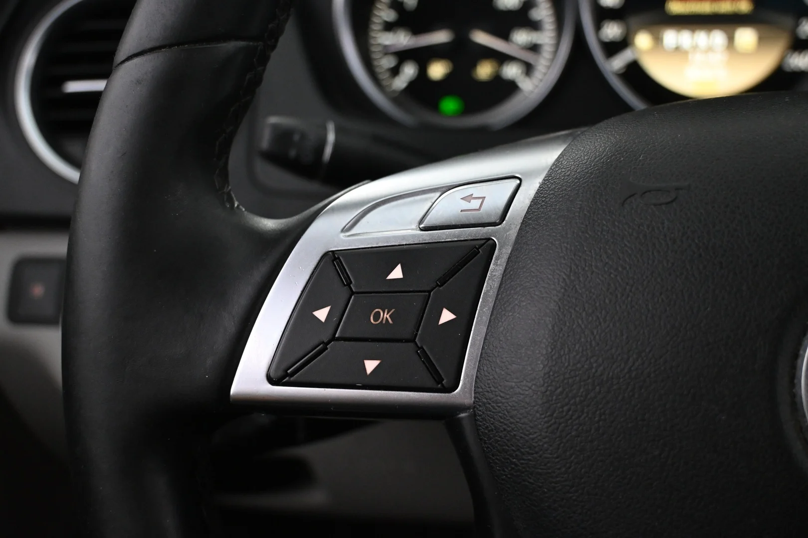 Car Image - 1QNdaYU7elKGLg3L3Yfakx