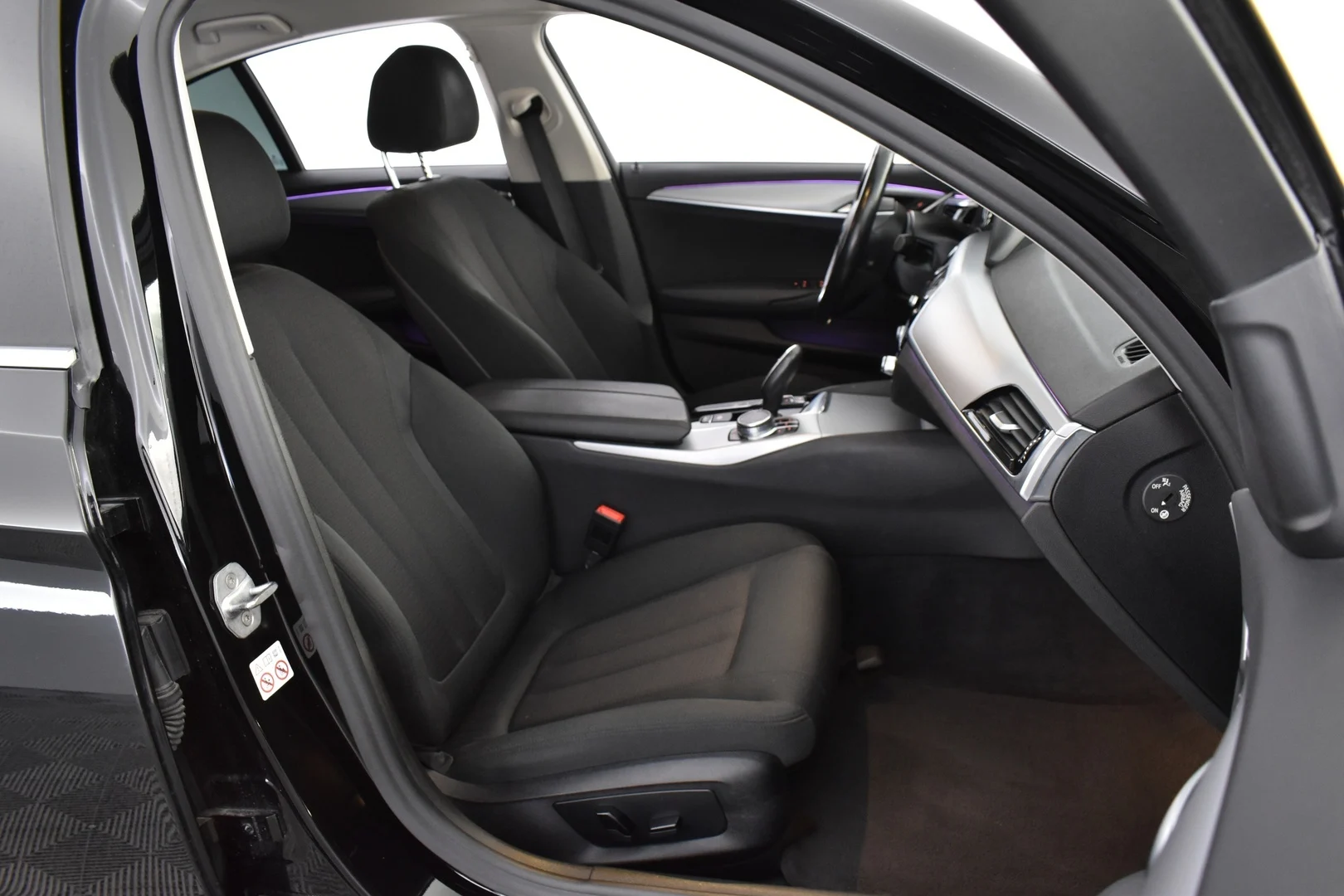 Car Image - 77vaBhMK5gy0RyA2hplSaH