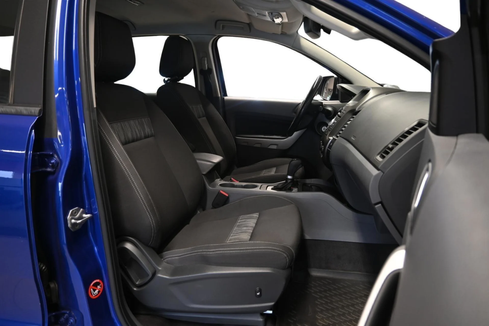 Car Image - xGJJiuBifva5QVrSH1hek