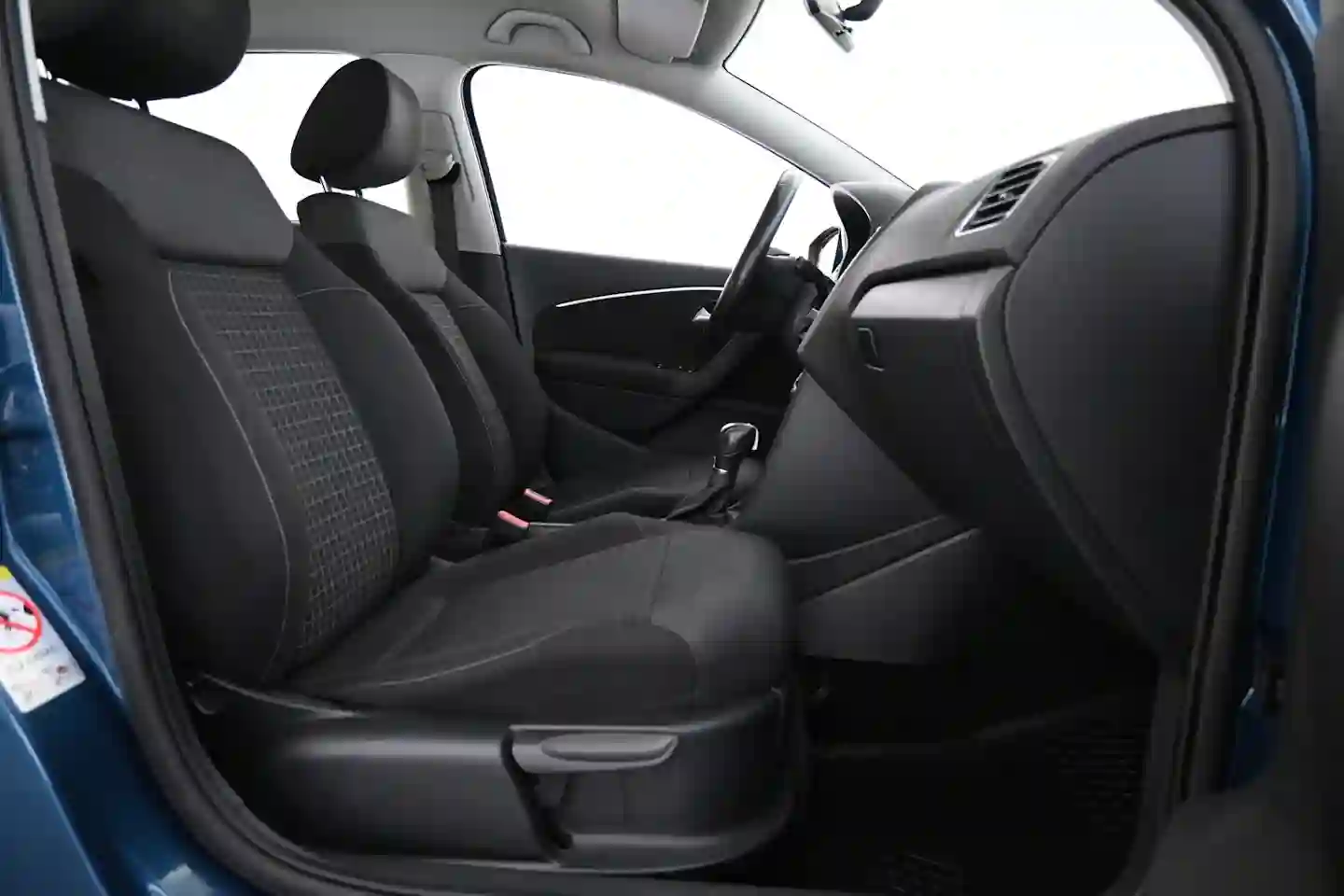 Car Image - 75i7KUBfFo7dNiQKh3FAZJ