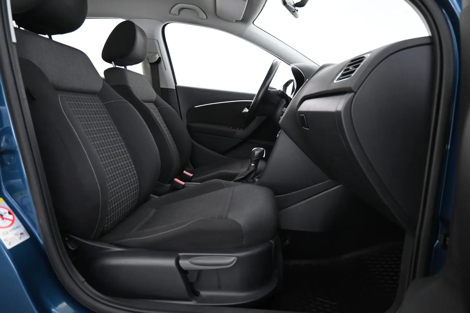 Car Image - 75i7KUBfFo7dNiQKh3FAZJ