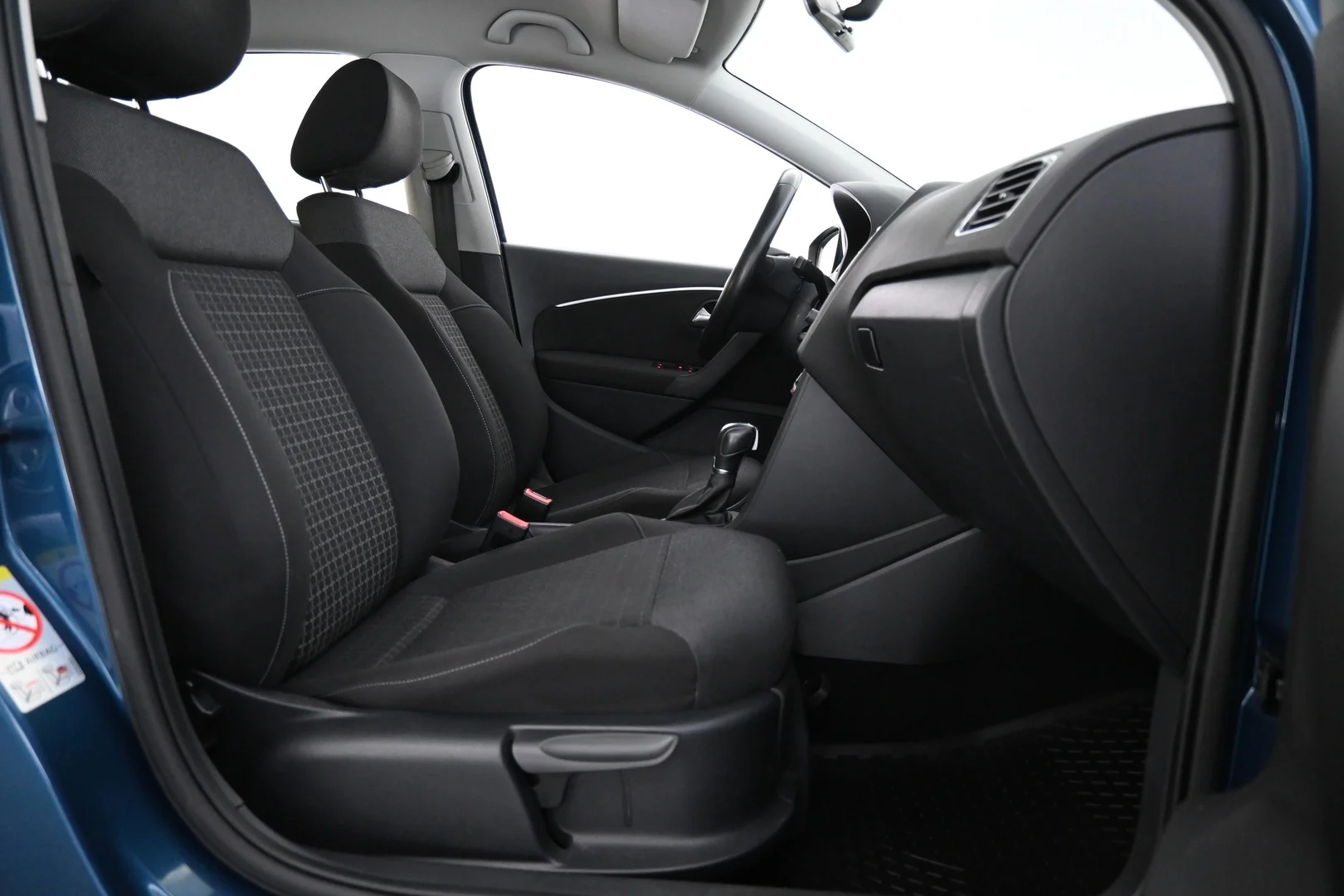 Car Image - 75i7KUBfFo7dNiQKh3FAZJ