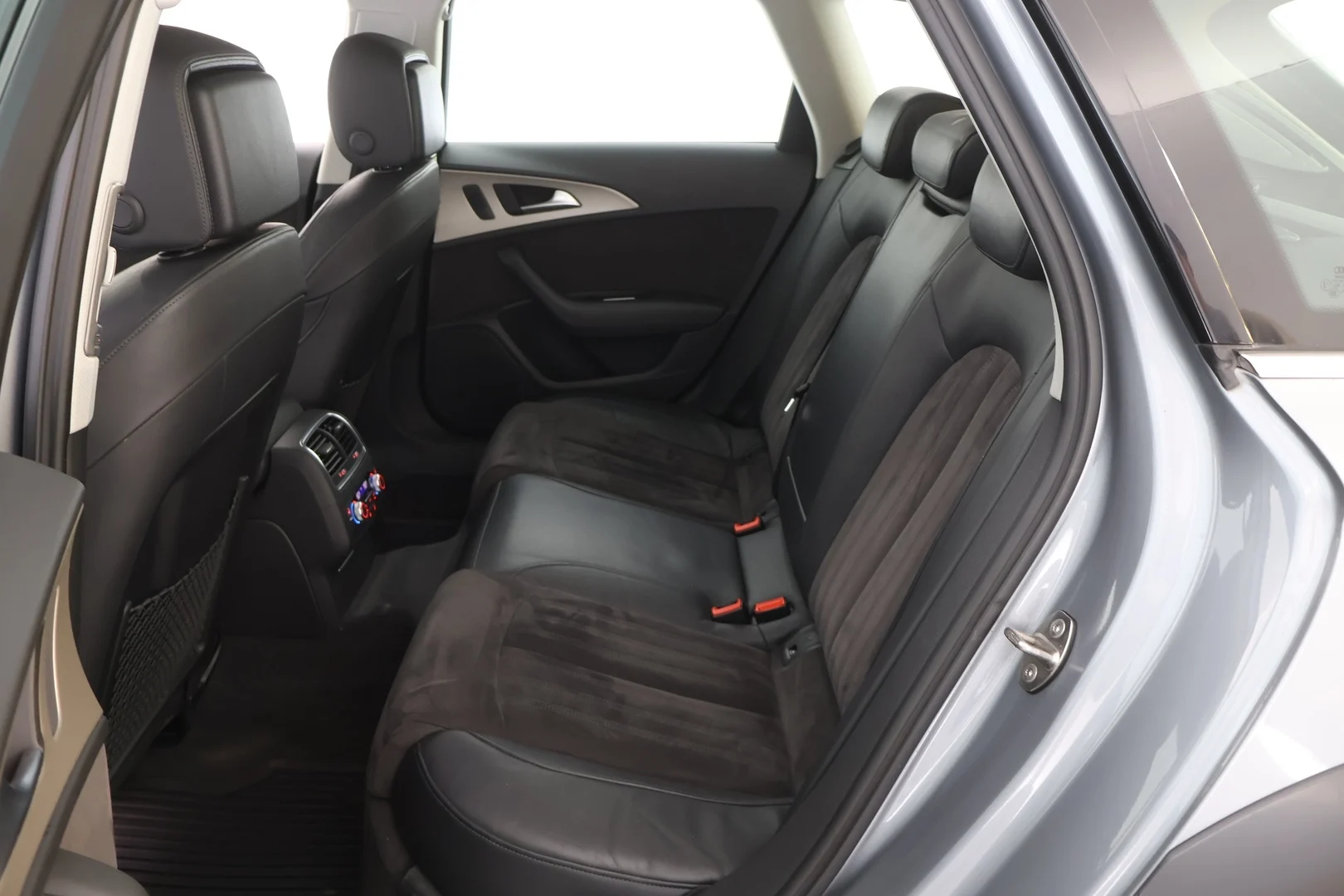 Car Image - 4rREyZxyrwDnVVvDxit50i