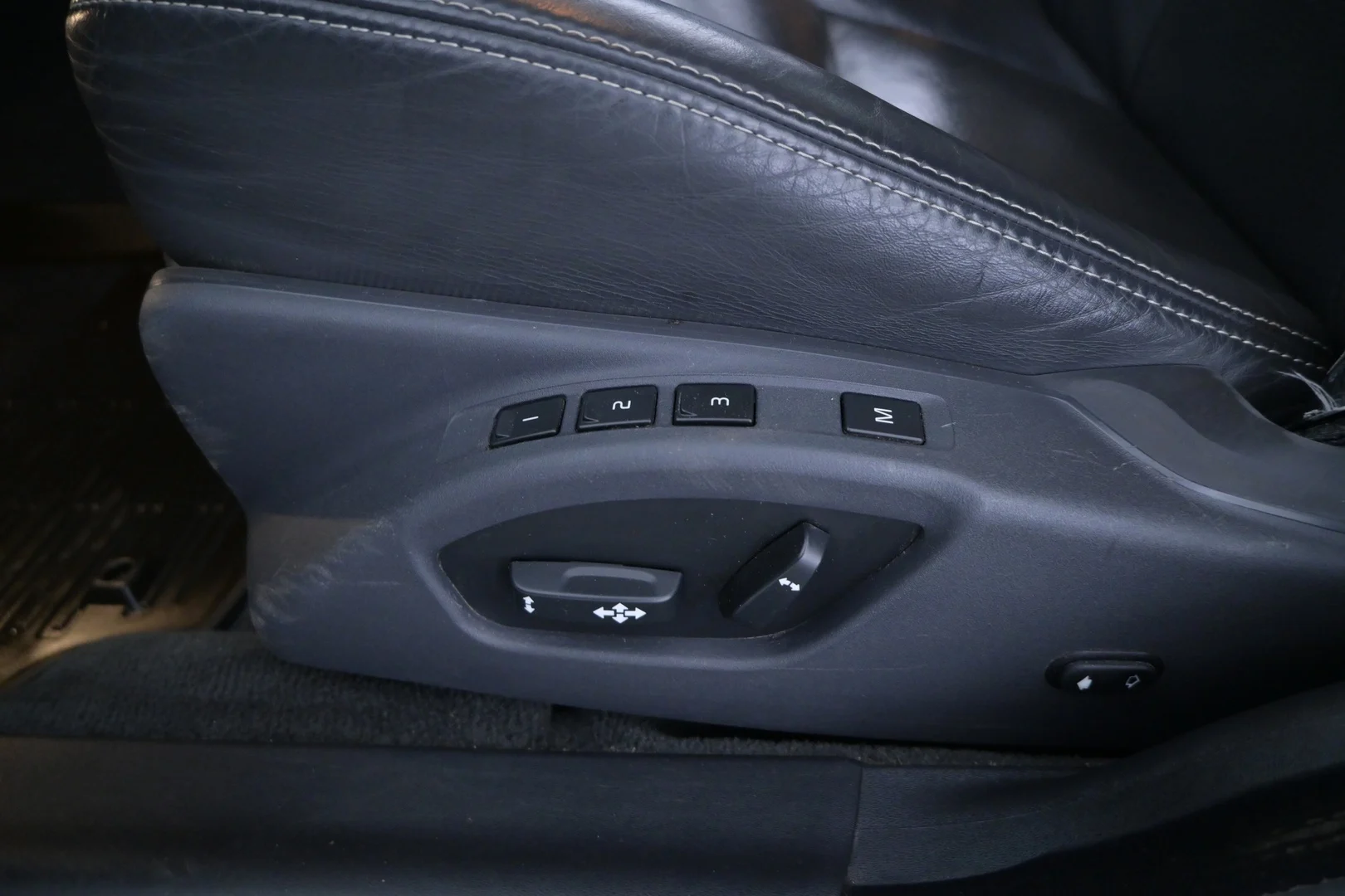 Car Image - e8a5hEtGvsUgmrnp3gC3f