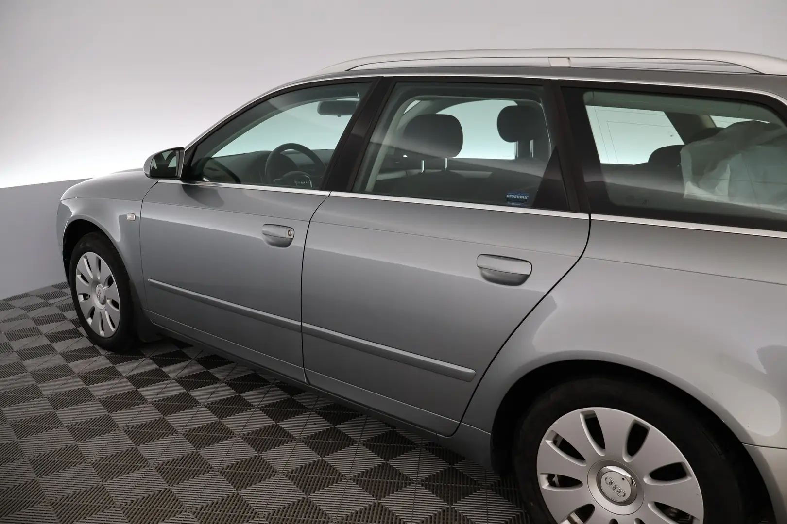 Car Image - 2caW5erBY8oqoDnM0Adt06