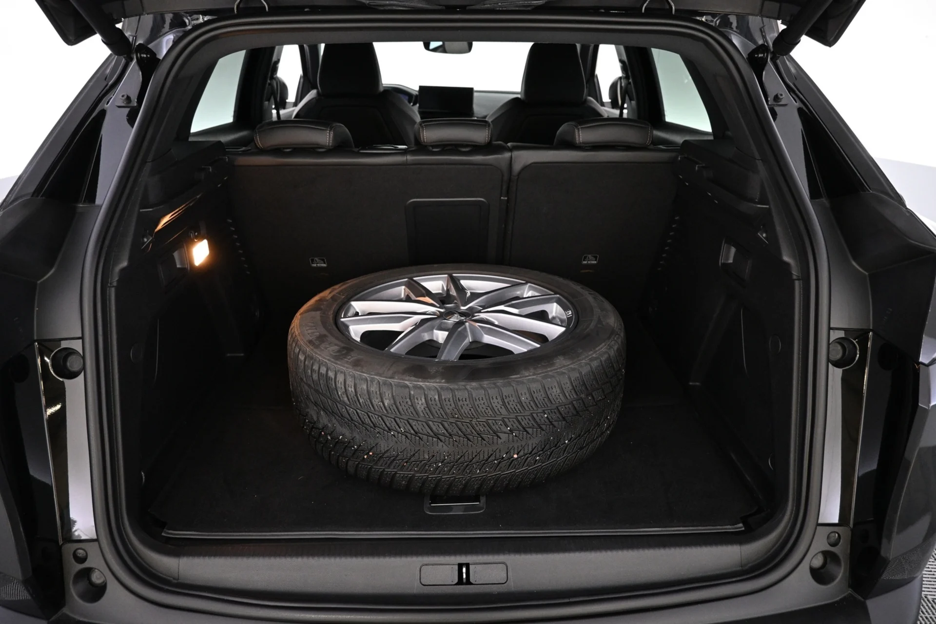 Car Image - 7ndB3ga2ExKwpgi9dAvU5y