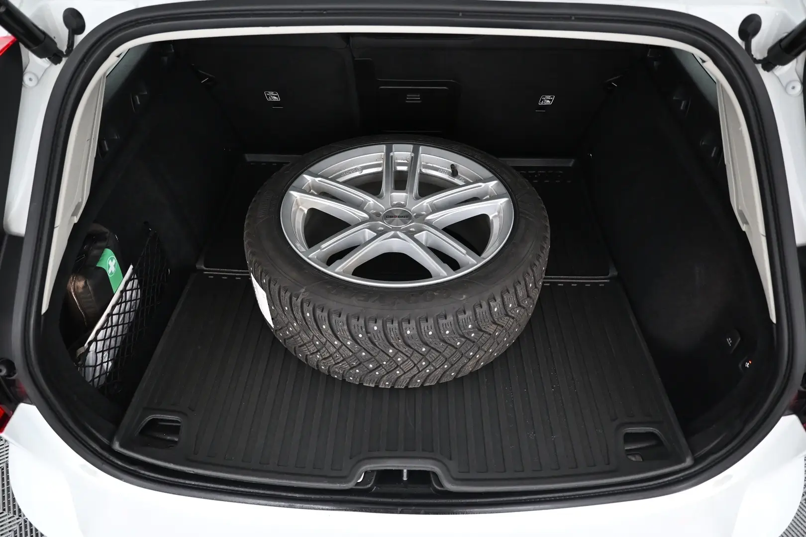 Car Image - 6LBt5husbPuHQxIQH6L8en