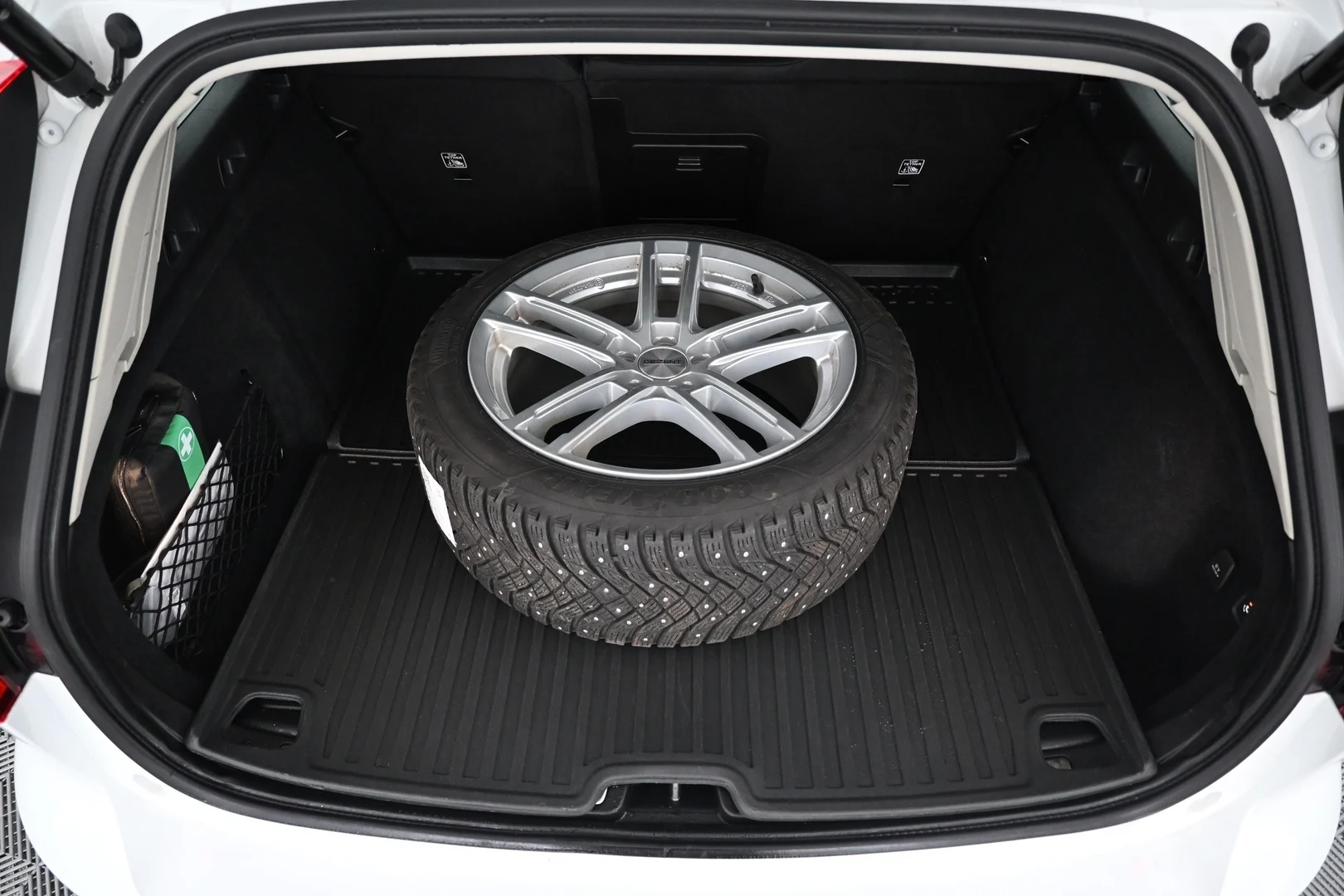 Car Image - 6LBt5husbPuHQxIQH6L8en