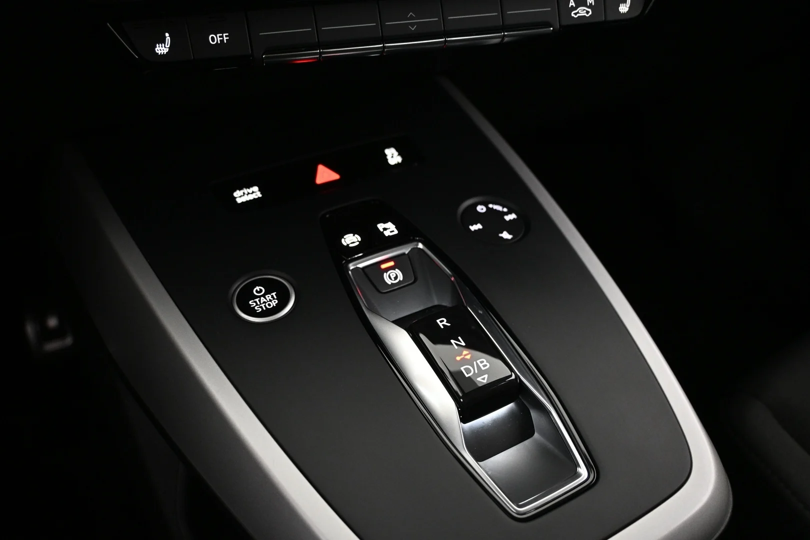 Car Image - 2Nv4tag3q4FU0wTNEM4YZb