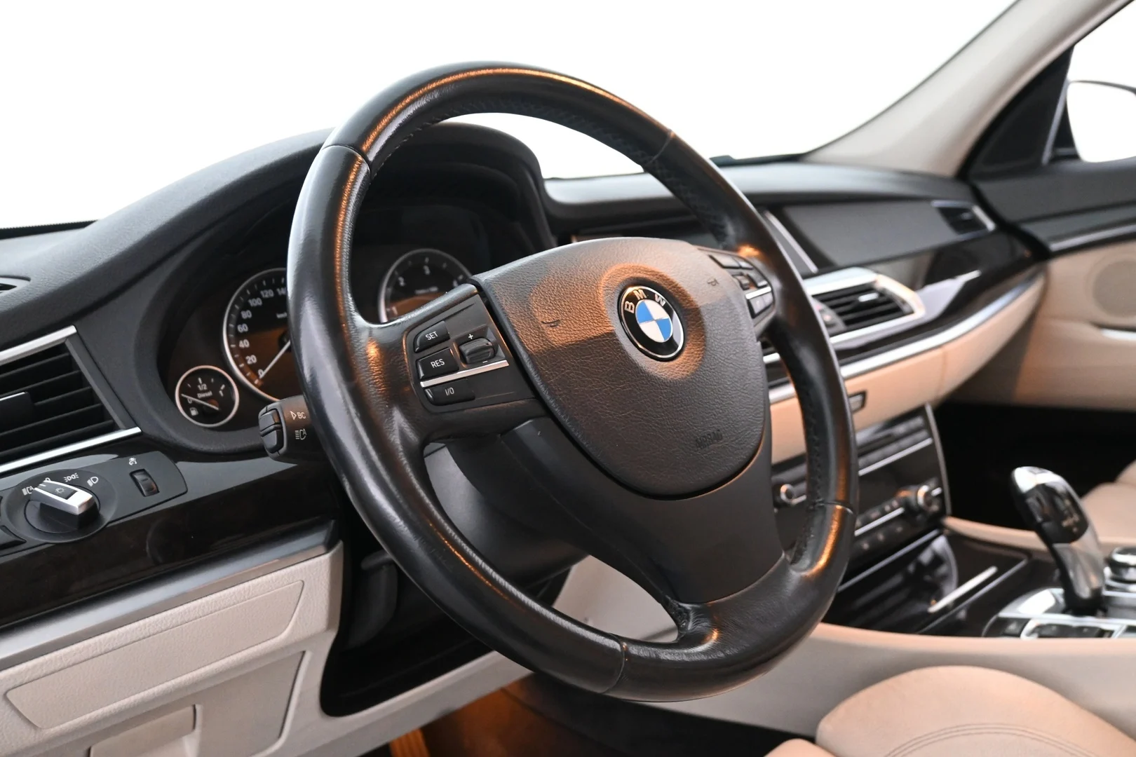 Car Image - 6Qf41vIDg2UtCgpN4zBA1L