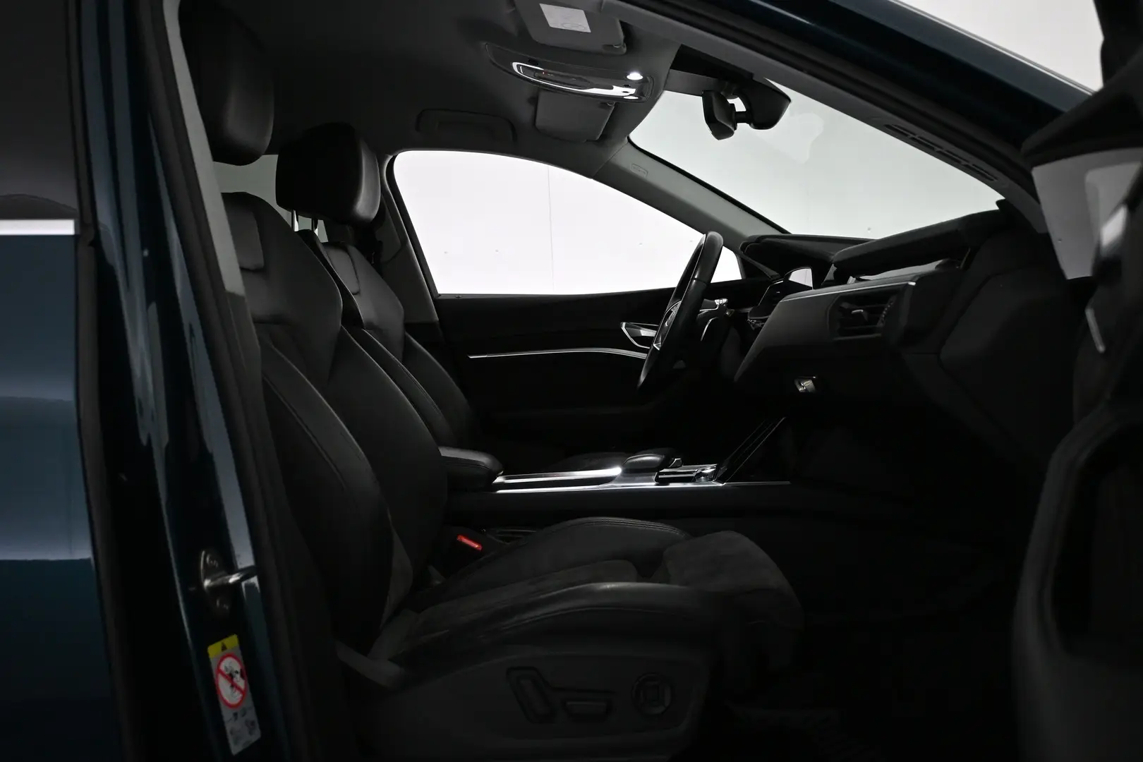 Car Image - Htc2THvdCdFAl6Khz5u7S