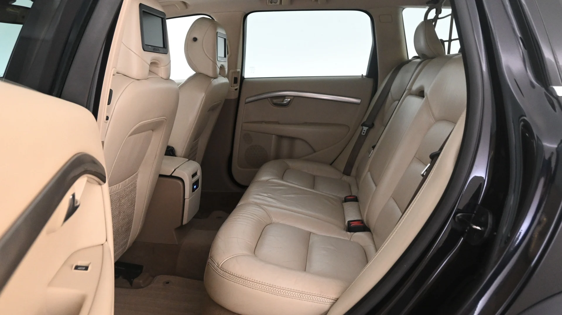Car Image - 6YtKhCHqI5rcnhtMREfW6X