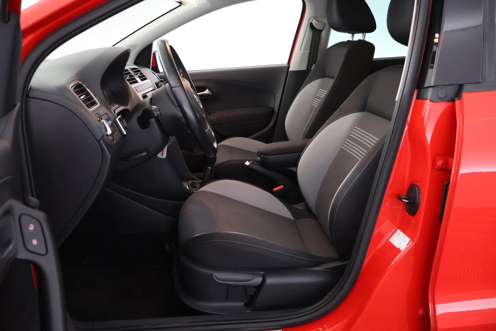 Car Image - 3Ddq0sScoj50yTz10Vwi2Y