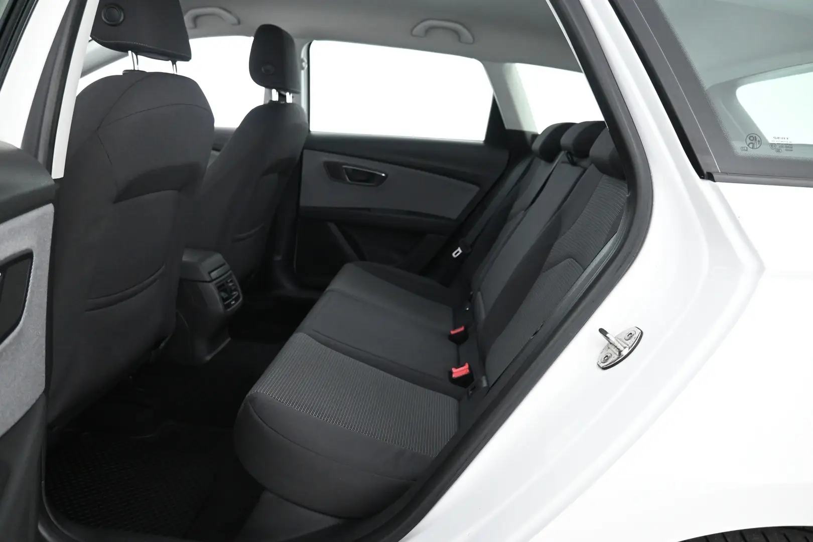 Car Image - 3LmXBJKVWY0RMYwIldJ1TZ