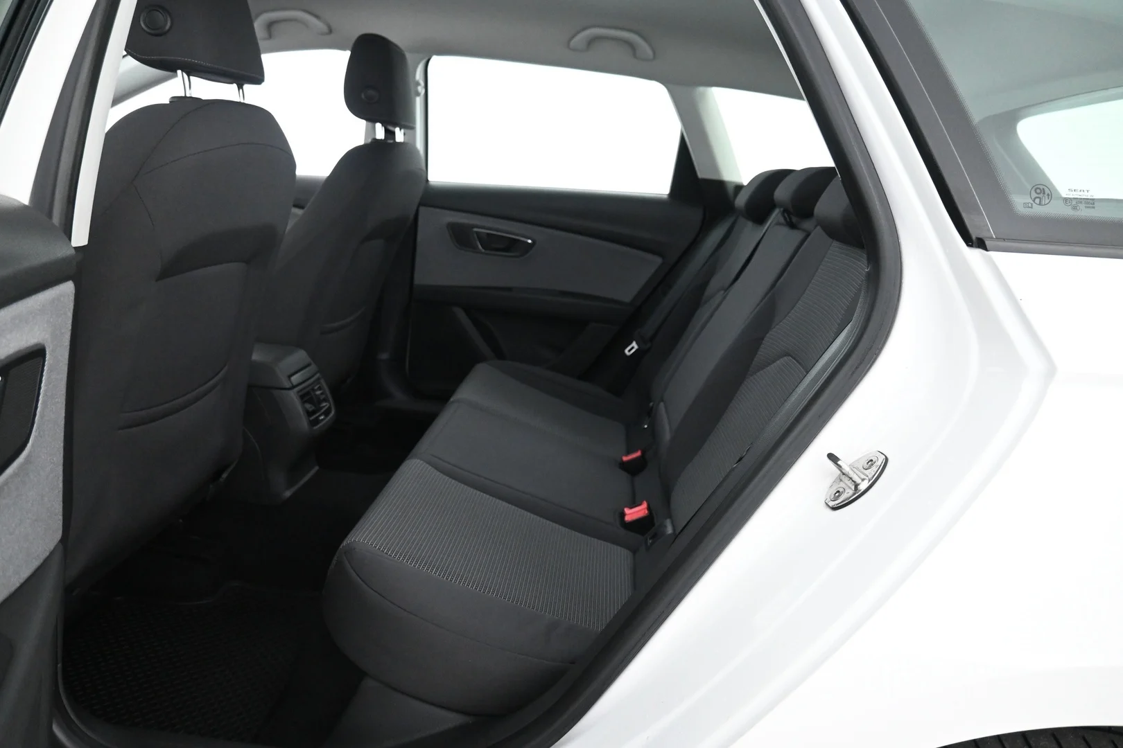 Car Image - 3LmXBJKVWY0RMYwIldJ1TZ