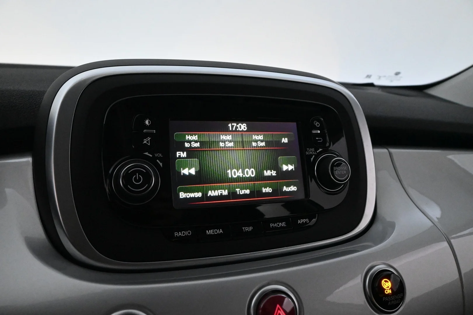 Car Image - 3WFms9UNNLzDfQb3NTgTZH