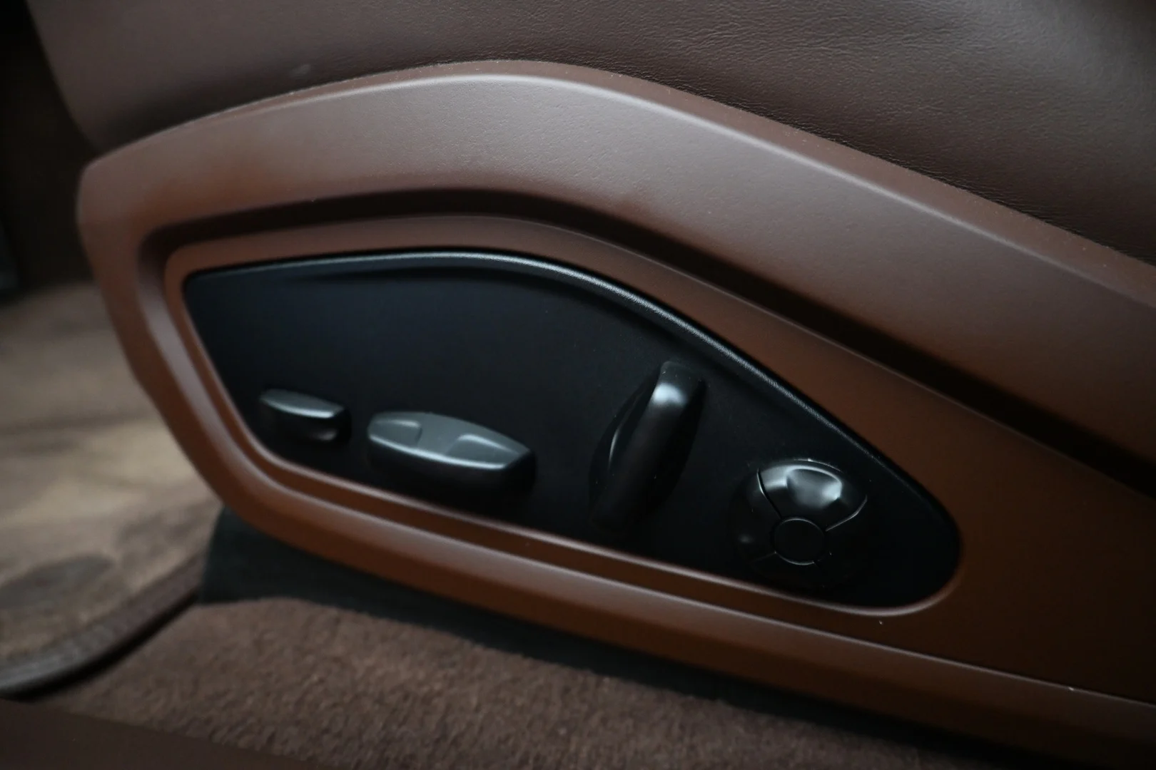 Car Image - 4kQ3uudvTj8uRFMlnVYKSc